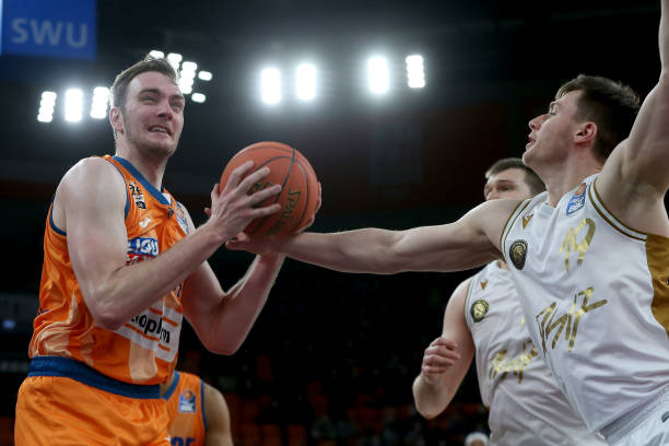 在全球足坛 在全球足坛